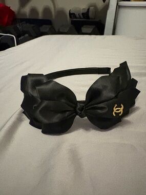 Charm black Satin Bow Headband